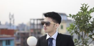 Czy zakładać kamizelkę do garnituru?