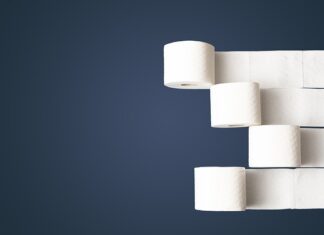 Czy można wrzucać włosy do toalety?